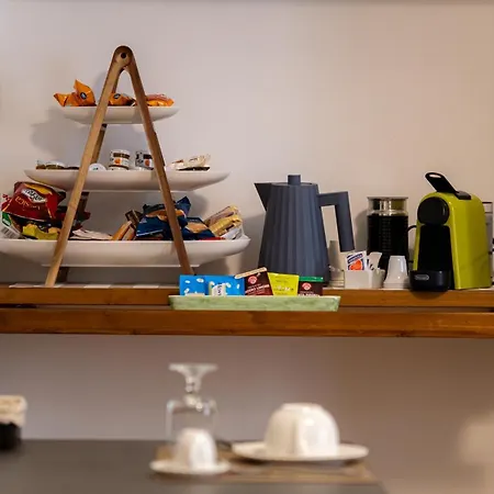 Guesthost - Dimora Del Barone 4*