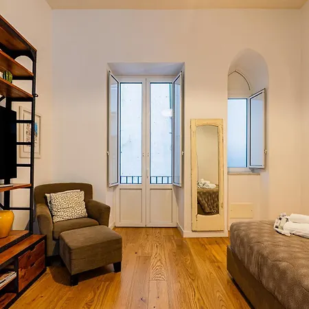 Guesthost - Dimora Del Barone 4* Salerno