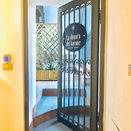 Guesthost - Dimora Del Barone Bed & Breakfast