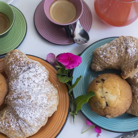 Guesthost - Dimora Del Barone Bed & Breakfast