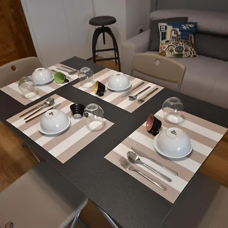 Guesthost - Dimora Del Barone Salerno