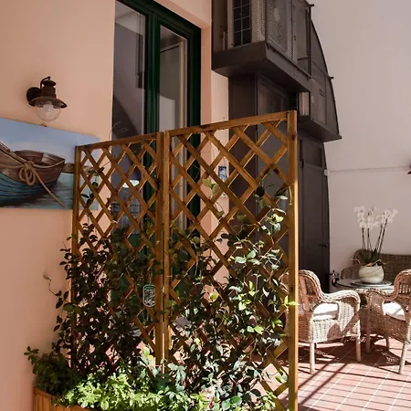 Guesthost - Dimora Del Barone Bed & Breakfast Salerno