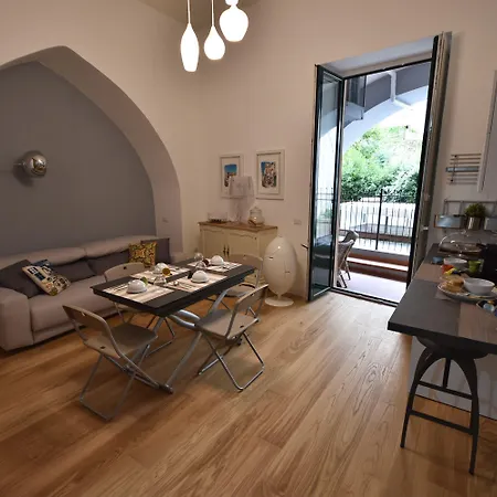 Guesthost - Dimora Del Barone Bed & Breakfast