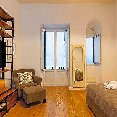 Guesthost - Dimora Del Barone 4* Salerno