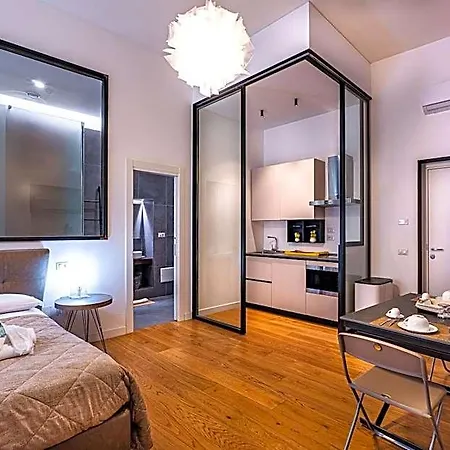 Guesthost - Dimora Del Barone 4* Salerno