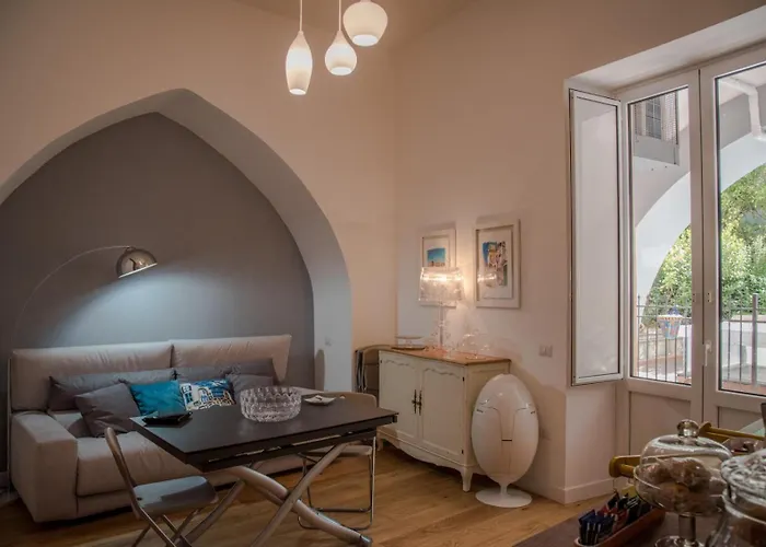 Guesthost - Dimora Del Barone 3* 살레르노